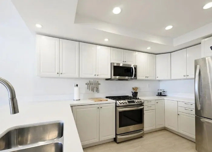 Three Bedroom Residence With Private Rooftop Deck